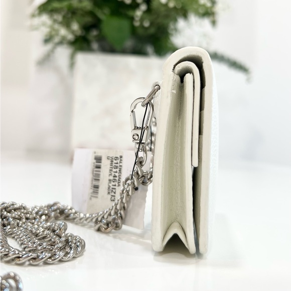 Balenciaga Cash Mini Wallet on Chain in white grained calfskin - Picture 3 of 12
